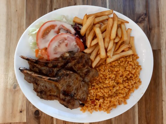Assiette côtelette d'agneau